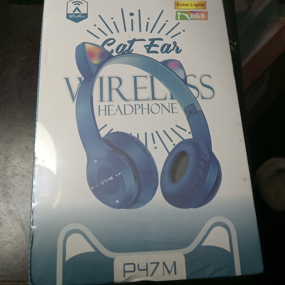 Blue cat wireless headphones